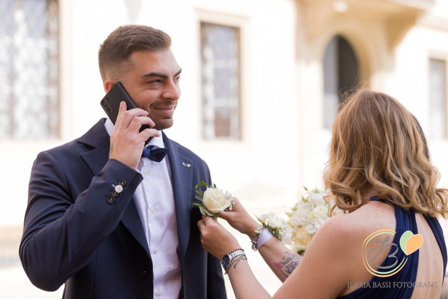 Nicholas con la boutonniere prima del rito civile